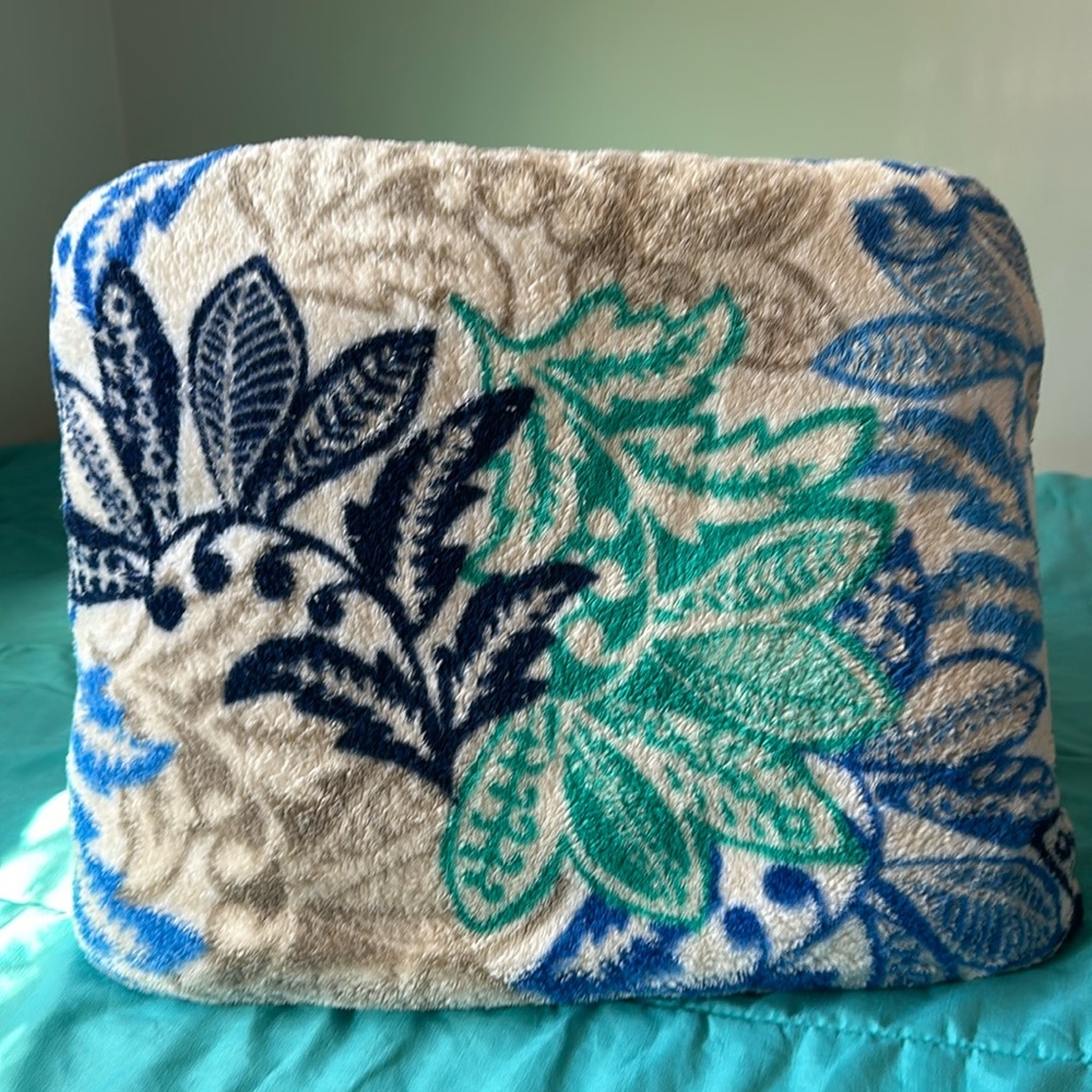 Vera Bradley throw
